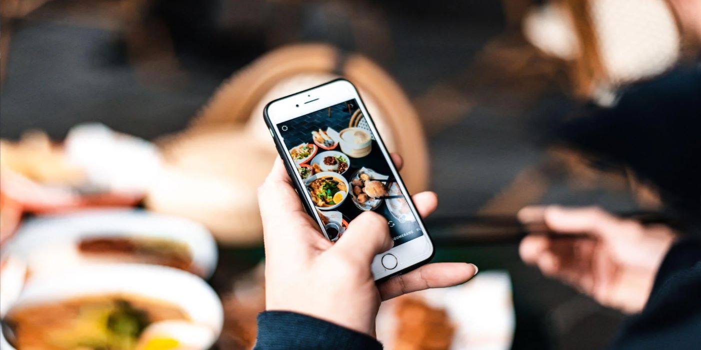 Yếu tố cá nhân hóa được hỗ trợ bởi công nghệ - khách hàng có thể đặt món theo sở thích cá nhân